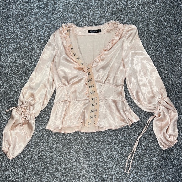 Clasp Blouse - Picture 1 of 4
